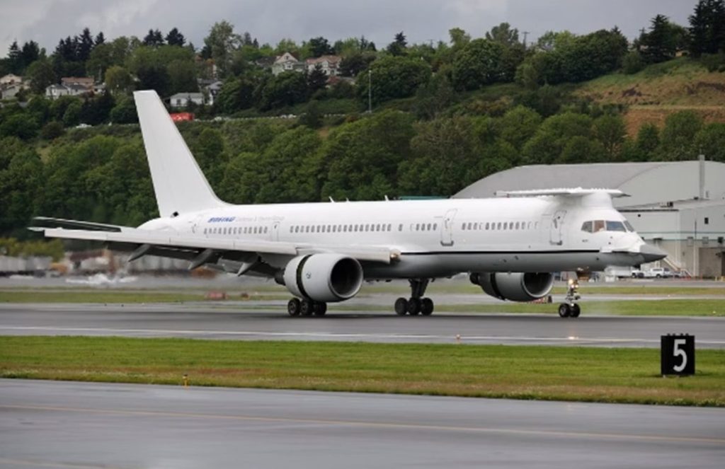 Depois de dois dias, avião da CIA deixa Brasil com destino incerto