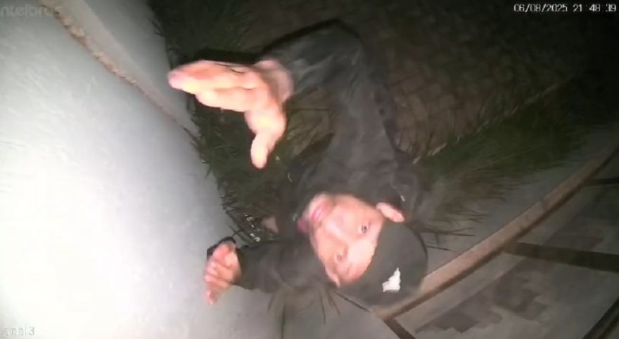 Tentativa de furto é flagrada por câmeras de segurança em Cascavel