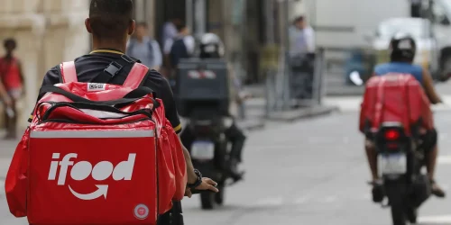Vereador faz moção de apoio a projeto de alimentação para entregadores de aplicativo Imagem referente a Vereador faz moção de apoio a projeto de alimentação para entregadores de aplicativo