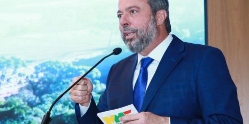 Governo estuda parceria com Bolívia para nova hidrelétrica binacional Imagem referente a Governo estuda parceria com Bolívia para nova hidrelétrica binacional