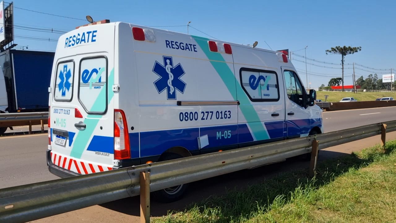 Acidente entre carro e moto é registrado na BR-277 em Cascavel
