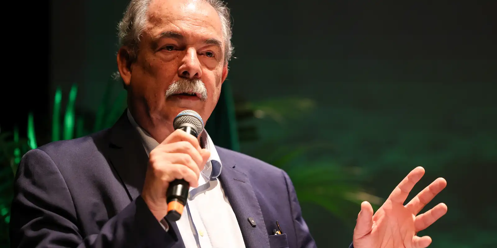 BNDES priorizará exportadores com perdas de mais de 5% do faturamento BNDES priorizará exportadores com perdas de mais de 5% do faturamento