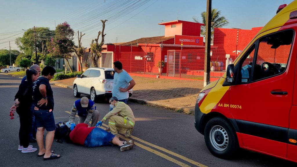 Idosa é atropelada por carro ao tentar atravessar rua no Jardim Consolata de Cascavel