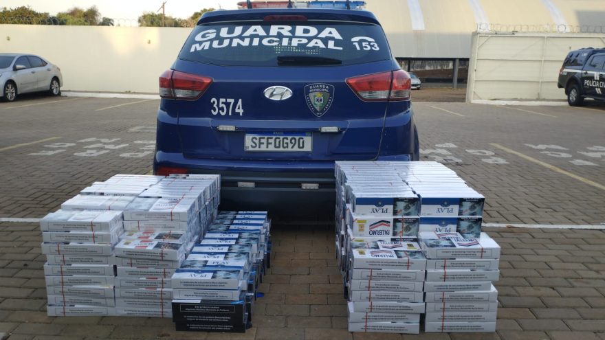 Casais são abordados com 420 maços de cigarros em frente à rodoviária de Cascavel