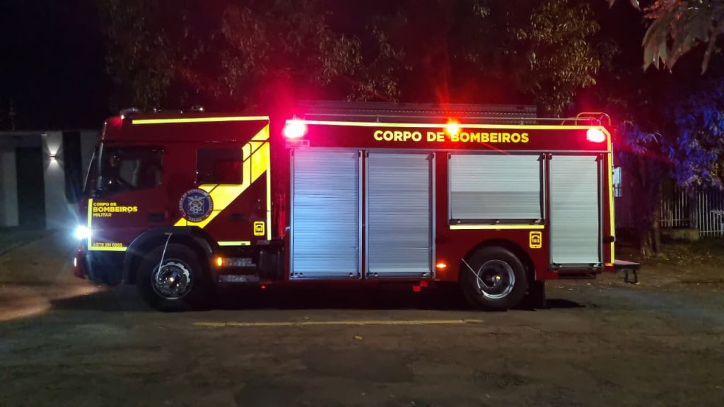 Filho tranca a mãe dentro do banheiro e Bombeiros são chamados para resgate