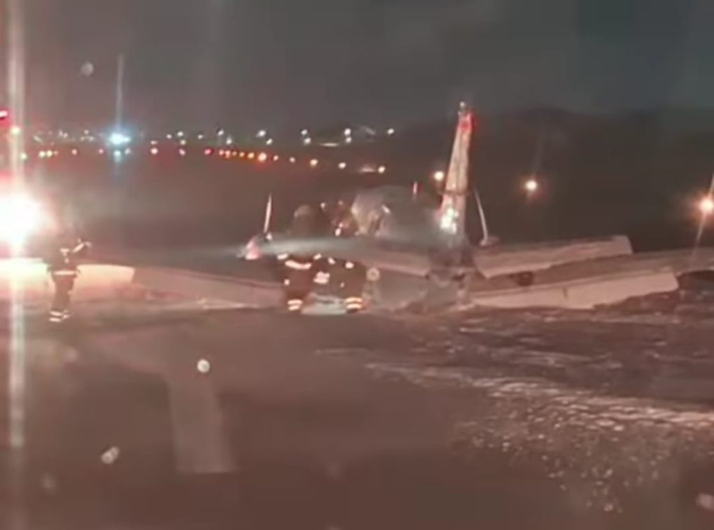 Urgente: Avião faz pouso de emergência e aeroporto interrompe operações