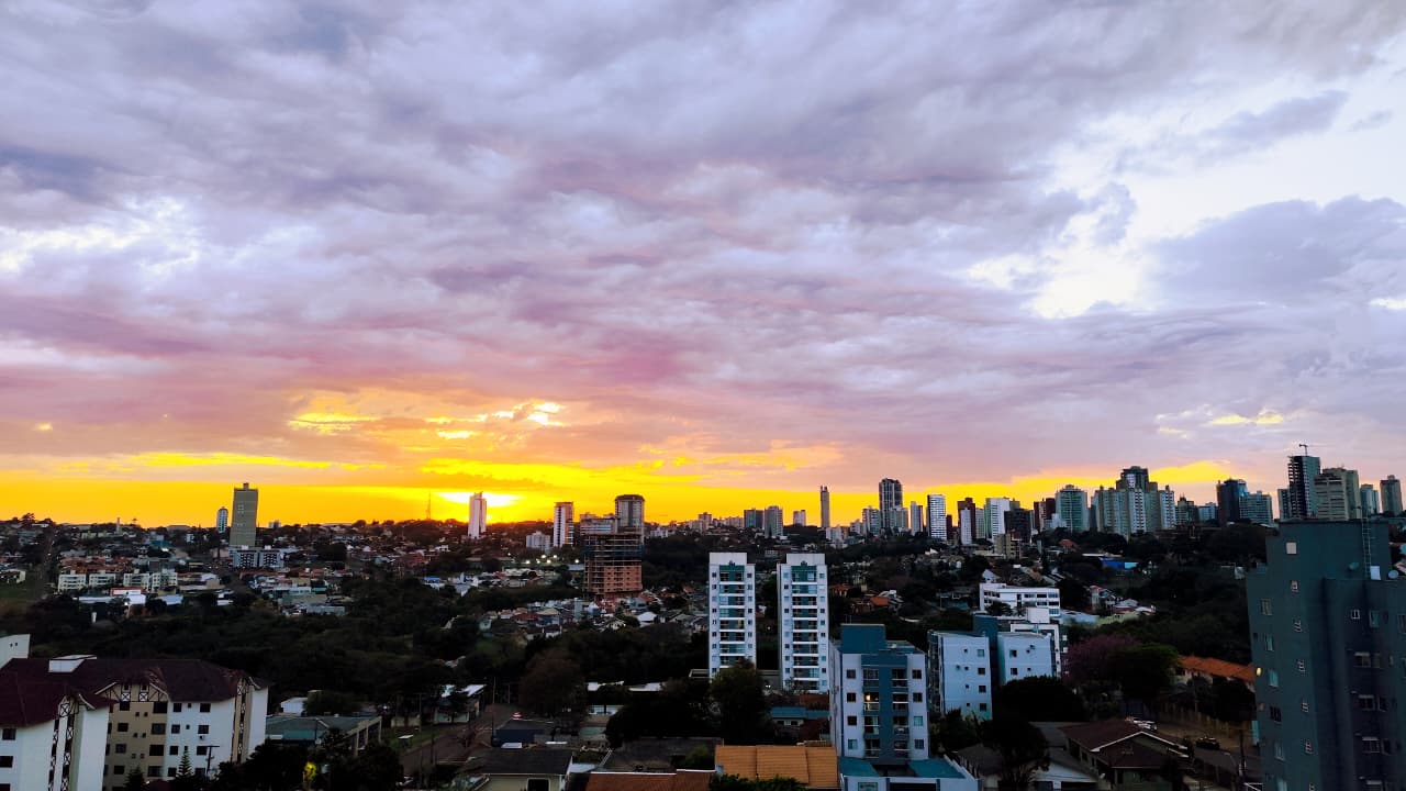 Fim de semana molhado: Cascavel recebe frente fria e promessa de chuva