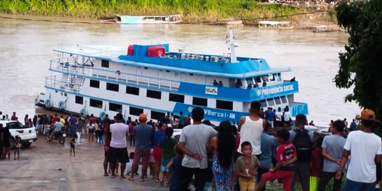 INSS usa barcos para orientar aposentados da Amazônia sobre descontos Imagem referente a INSS usa barcos para orientar aposentados da Amazônia sobre descontos
