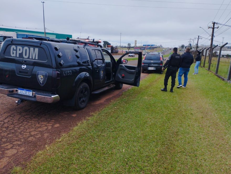 Meriva carregado com SSD do Paraguai é apreendido em Cascavel