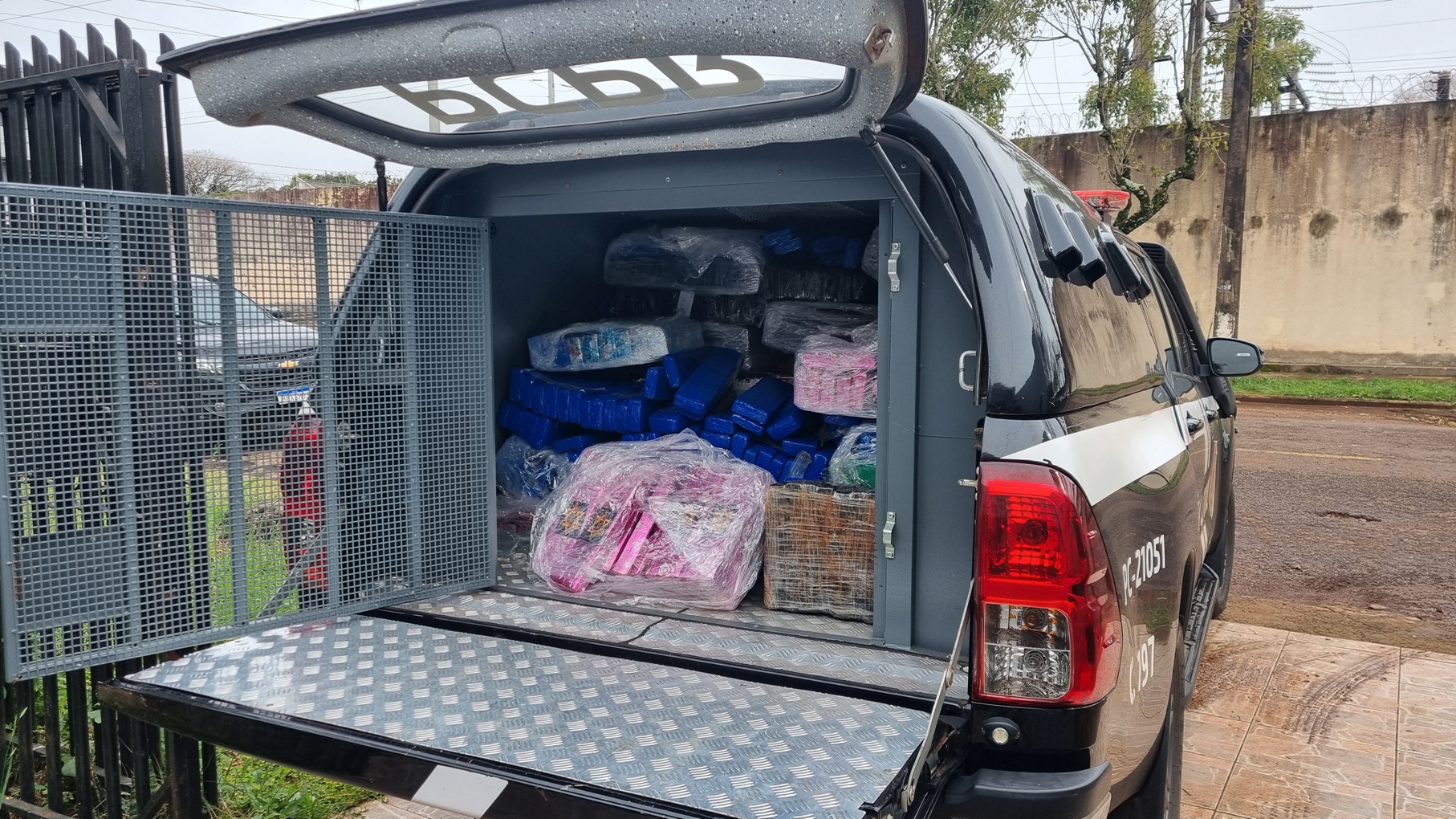Grande quantidade de maconha é apreendida pela Polícia Civil em imóvel no Jardim Gramado