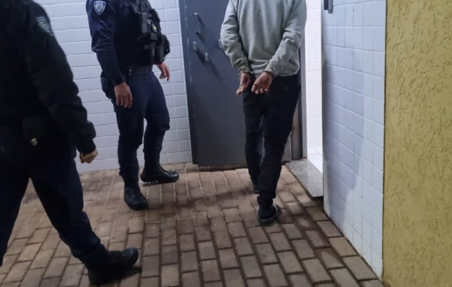 Homem descumpre medida protetiva e acaba detido pela GM no Bairro Guarujá