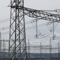 Hitachi anuncia nova fábrica visando data centers e energia renovável Imagem referente a Hitachi anuncia nova fábrica visando data centers e energia renovável