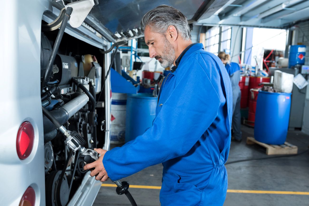 Pioneira Transporte Coletivo abre vaga para Mecânico Diesel em Cascavel