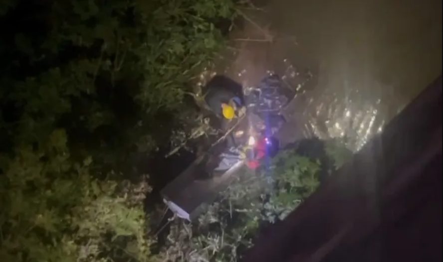 Corpo é encontrado dentro de saco plástico em rio no Paraná; Polícia investiga o caso