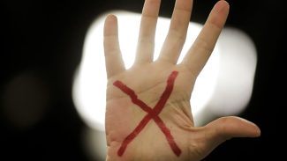 Violência digital contra mulheres atinge níveis alarmantes