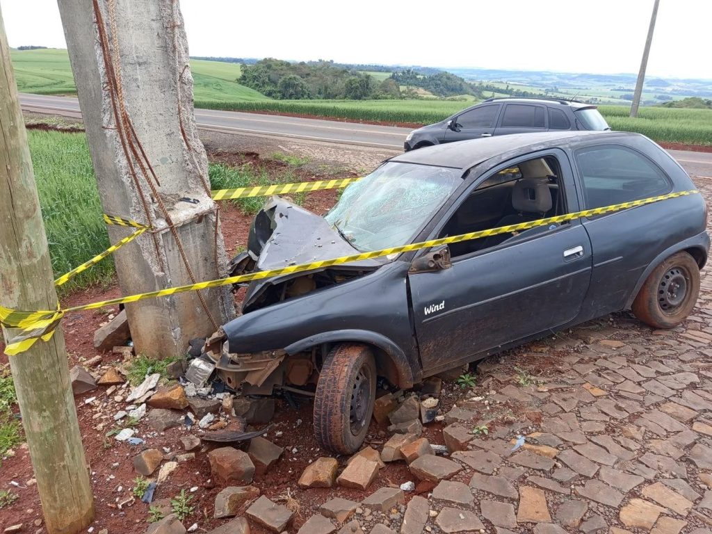 Casal e criança ficam feridos após grave acidente na PR-582