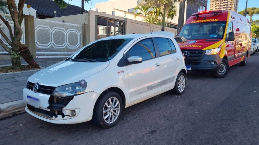 Ciclista fica ferido após colisão com carro no Bairro Coqueiral