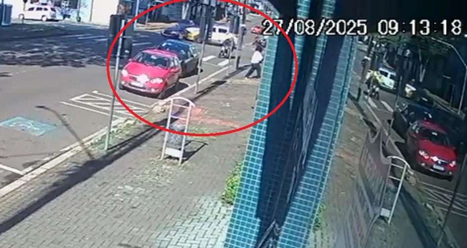 Vídeo: Veja acidente entre Honda Civic e Viatura da PM Vídeo: Veja acidente entre Honda Civic e Viatura da PM