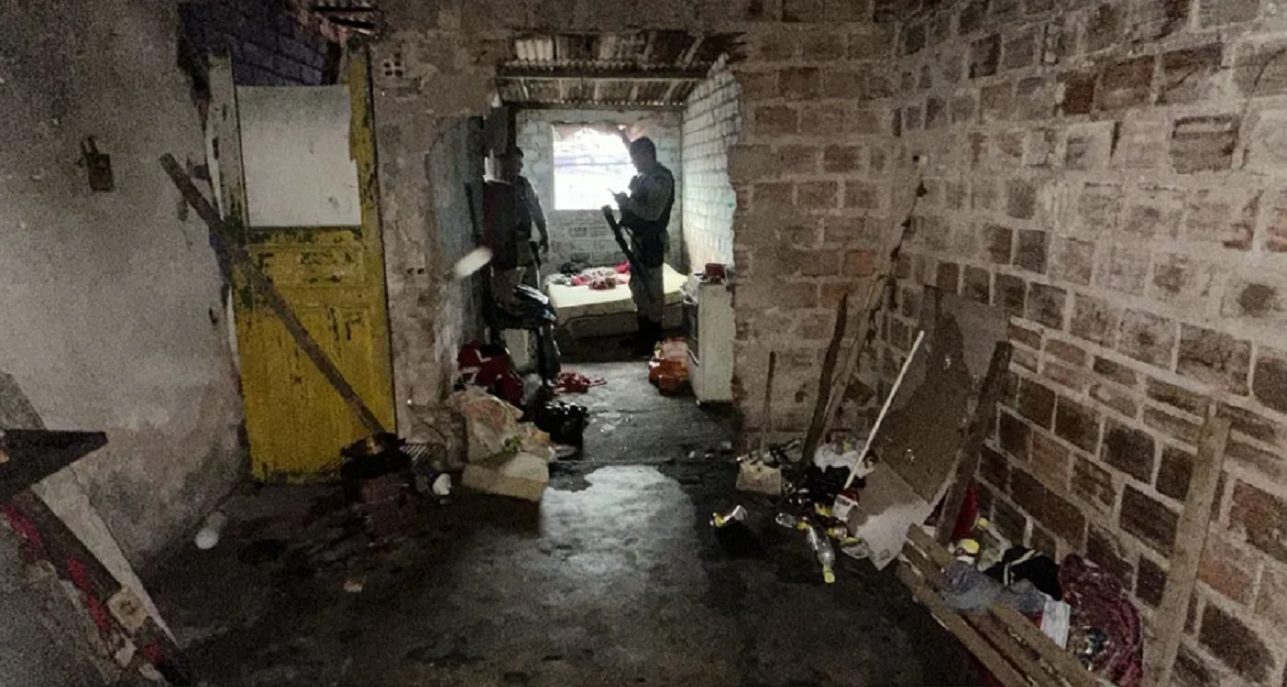 Cativeiro do terror: Mulher some por 20 dias e é encontrada em casa abandonada