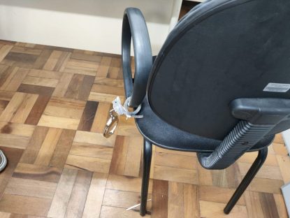 Homem que passou mais de 15 anos na cadeia tenta fugir da delegacia após ser preso com remédios falsos Homem que passou mais de 15 anos na cadeia tenta fugir da delegacia após ser preso com remédios falsos