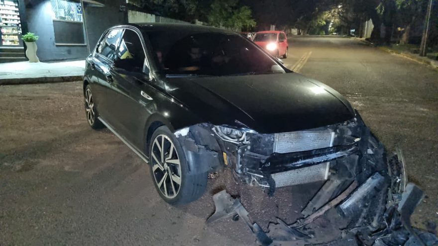 Polo e Gol se envolvem em colisão no Bairro Neva