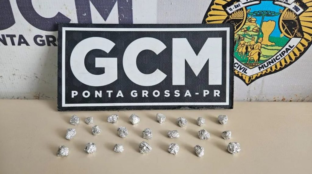 Homem é preso com 22 pedras de crack em Ponta Grossa