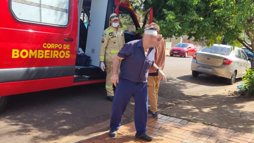 Idoso fica ferido após cair de escada durante manutenção no telhado de residência no Bairro Floresta