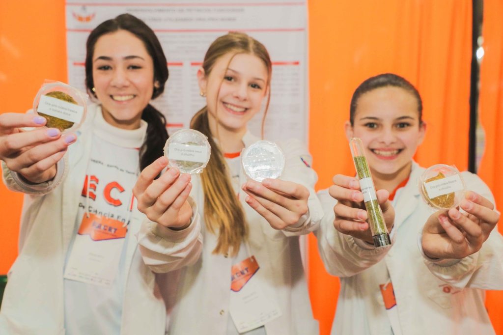 Cascavel sedia a maior feira científica pré-universitária do Paraná e acolhe alunos do Brasil todo