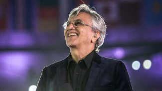 Caetano Veloso será homenageado com Medalha Tiradentes no Rio