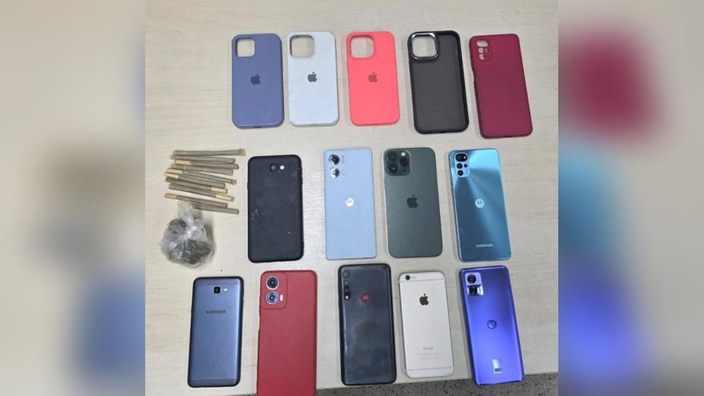 Criminoso com 23 ocorrências é preso com drogas e celulares roubado