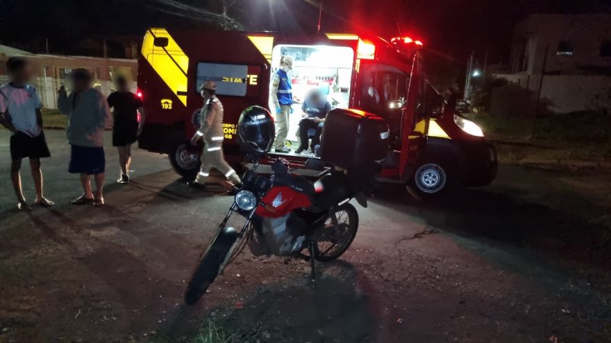 Entregador se envolve em acidente no Bairro Alto Alegre