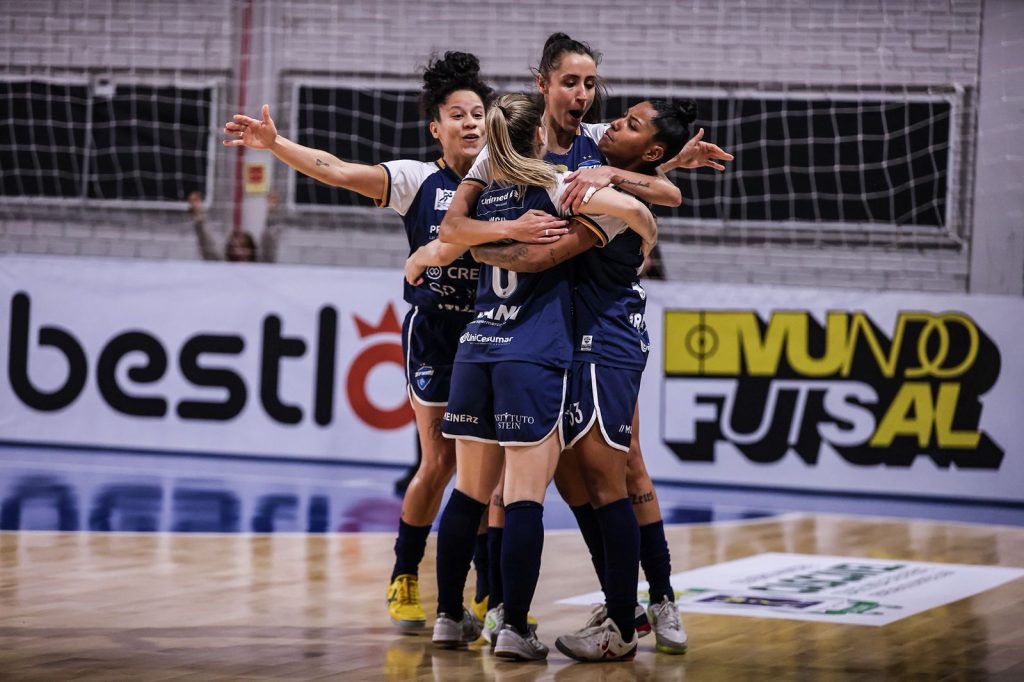 Stein Cascavel goleia Juventas por 15 a 0 na Copa Mundo do Futsal Feminina