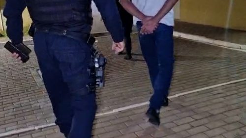 Confusão em bar: ex descumpre ordem judicial e vai parar na delegacia Imagem referente a Confusão em bar: ex descumpre ordem judicial e vai parar na delegacia