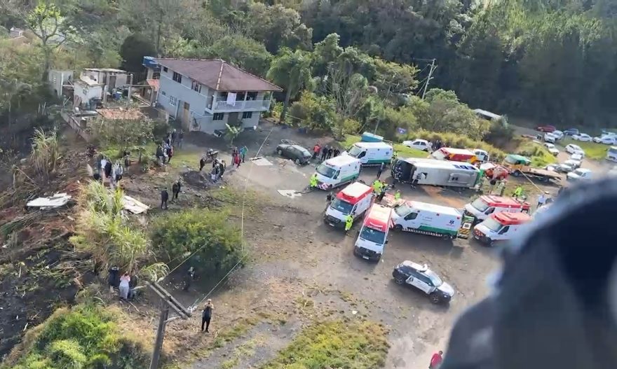 Imagens aéreas mostram violência em acidente na BR-116