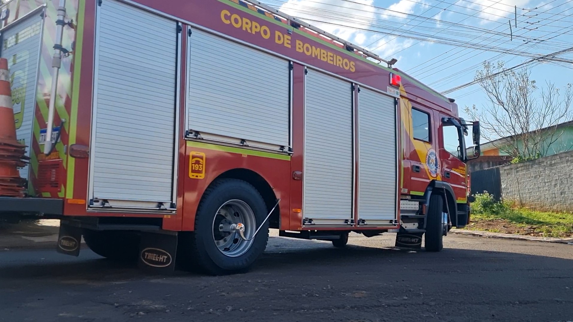 Bombeiros controlam princípio de incêndio em residência no Bairro XIV de Novembro