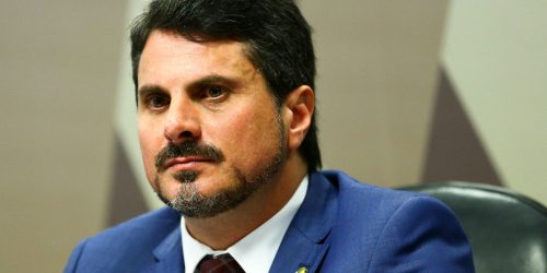 Moraes suspende uso de tornozeleira pelo senador Marcos do Val Imagem referente a Moraes suspende uso de tornozeleira pelo senador Marcos do Val