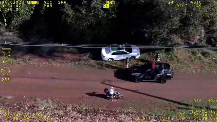 Helicóptero da PM auxilia na localização de carros furtados em Foz do Iguaçu