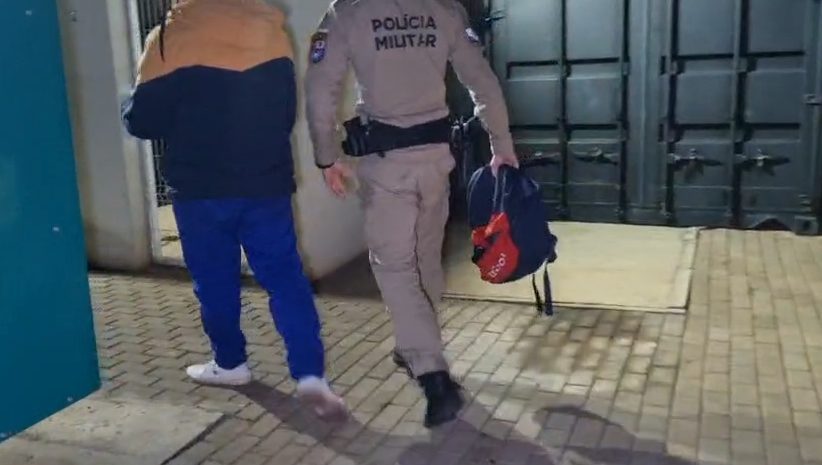Rapaz de 24 anos é detido ao tentar furtar celular no Centro de Matelândia