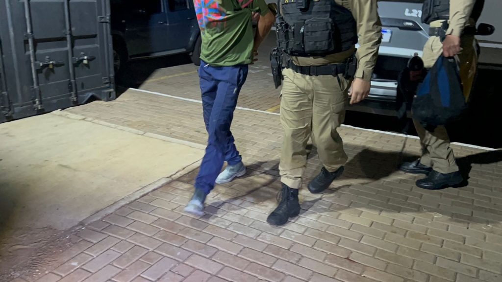 Polícia prende homem de 36 anos acusado de roubo contra policial militar em Cascavel