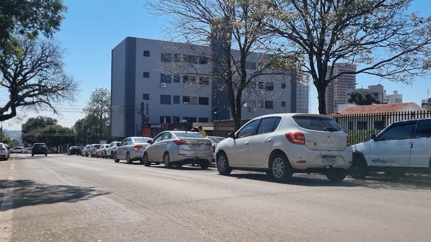 Civic, HB20s e Sandero se envolvem em engavetamento no Centro