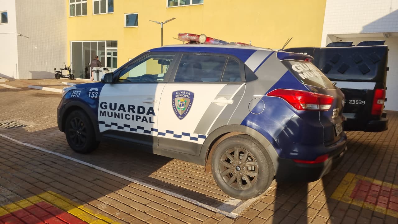 Homem é preso após invadir Câmara de Vereadores em Cascavel