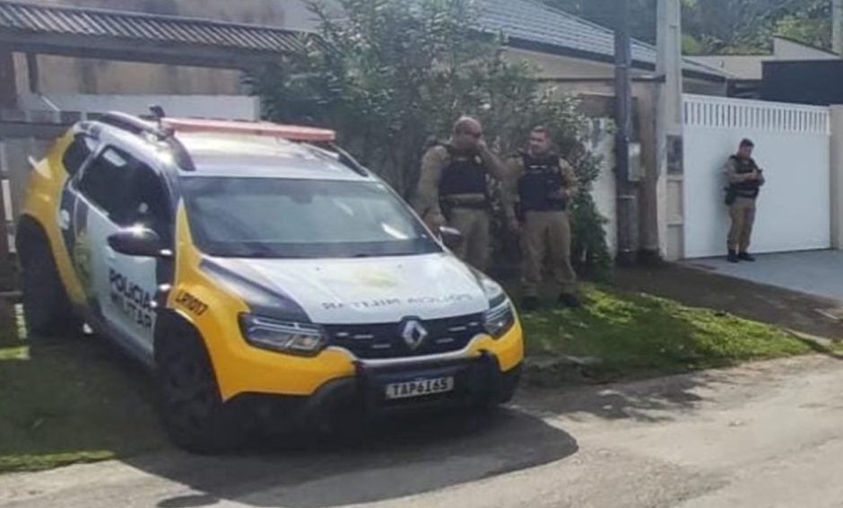 Bebedeira termina em confusão e homem é morto a facadas pela companheira