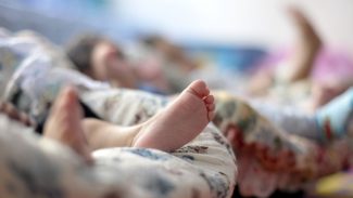 Por hora, 14 crianças são internadas por acidentes; saiba como evitar Por hora, 14 crianças são internadas por acidentes; saiba como evitar