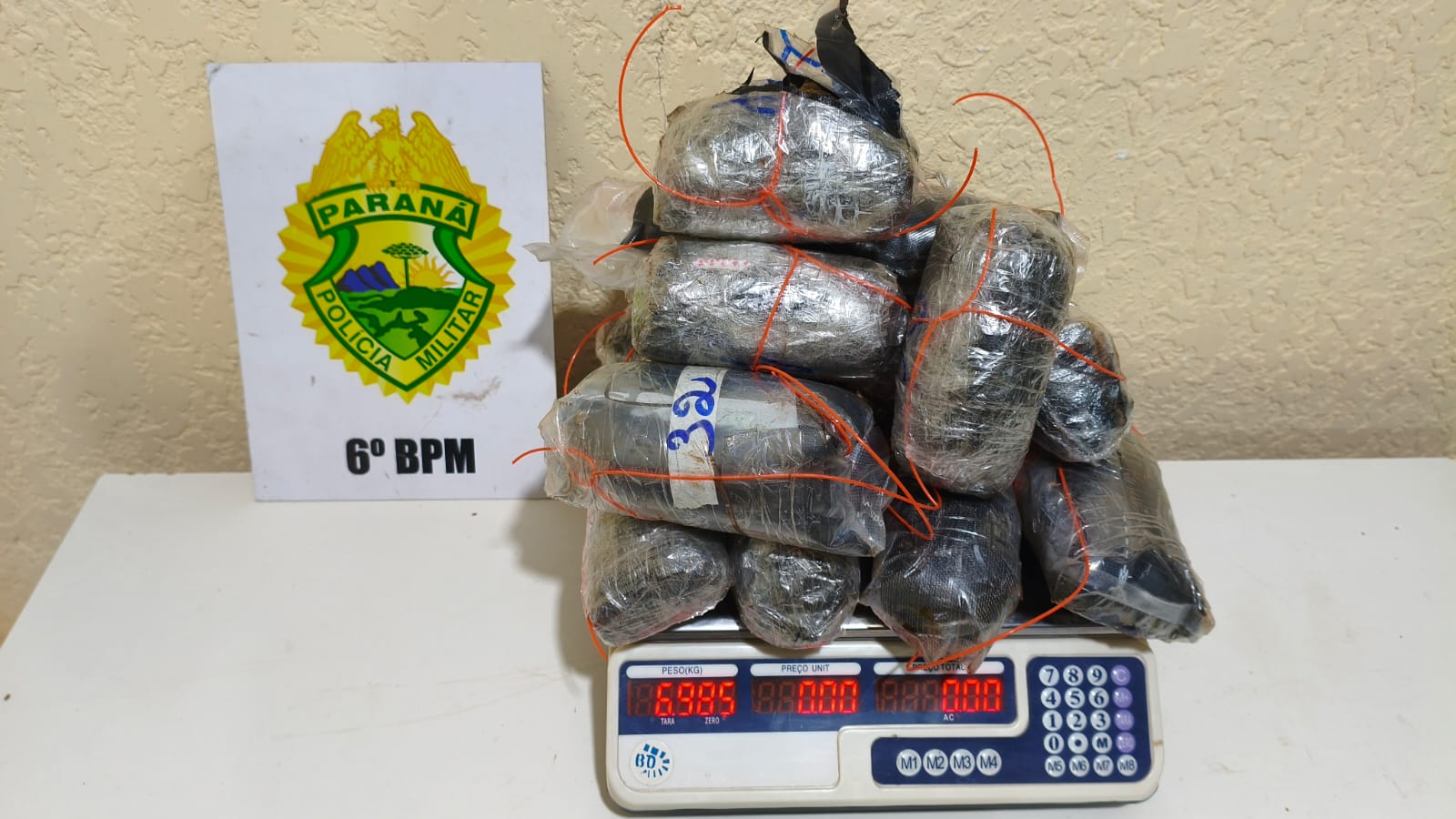 Polícia Militar apreende quase 7 kg de haxixe em Céu Azul Polícia Militar apreende quase 7 kg de haxixe em Céu Azul