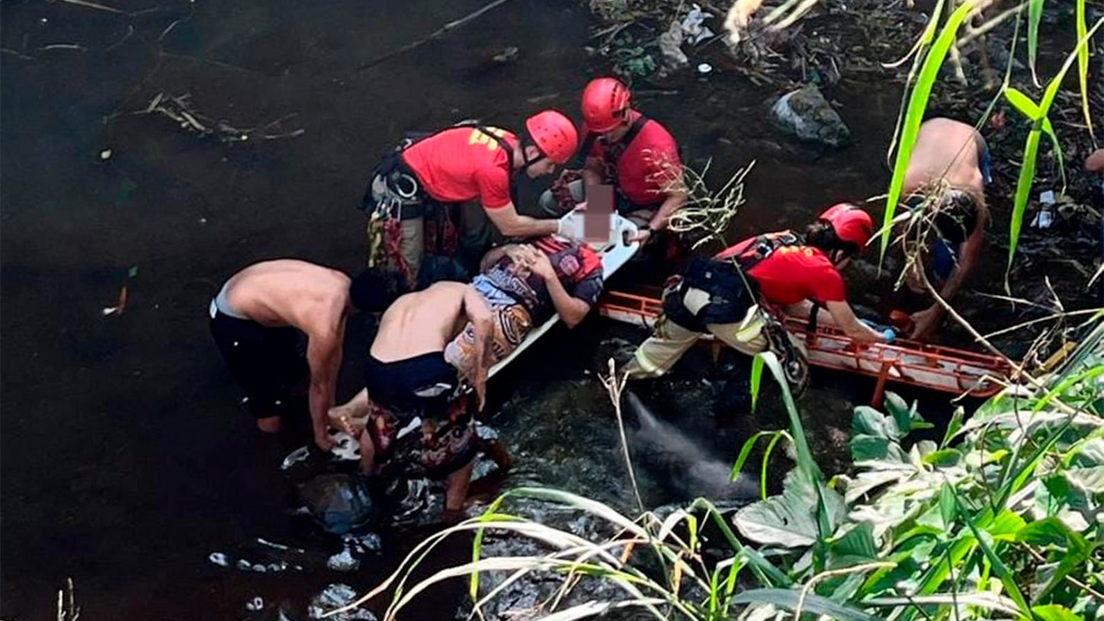 Adolescente de 15 anos bate cabeça em pedras após salto com corda no Paraná