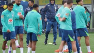 Eliminatórias: Brasil inicia preparação para jogo contra o Chile Eliminatórias: Brasil inicia preparação para jogo contra o Chile