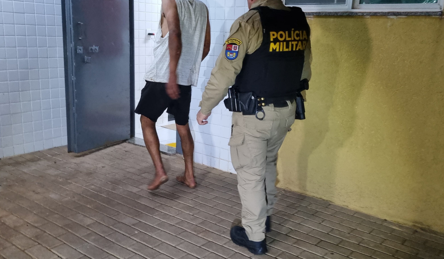 Homem é preso em flagrante após arrombar distribuidora e furtar iogurte no Brasmadeira Homem é preso em flagrante após arrombar distribuidora e furtar iogurte no Brasmadeira