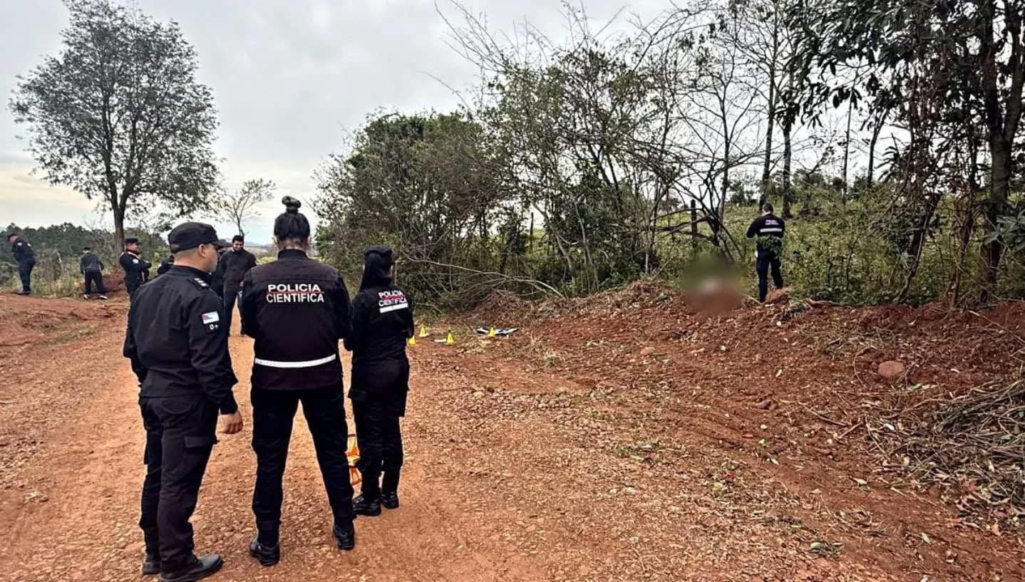 Mulher é encontrada morta na Fronteira entre o Brasil e a Argentina Mulher é encontrada morta na Fronteira entre o Brasil e a Argentina
