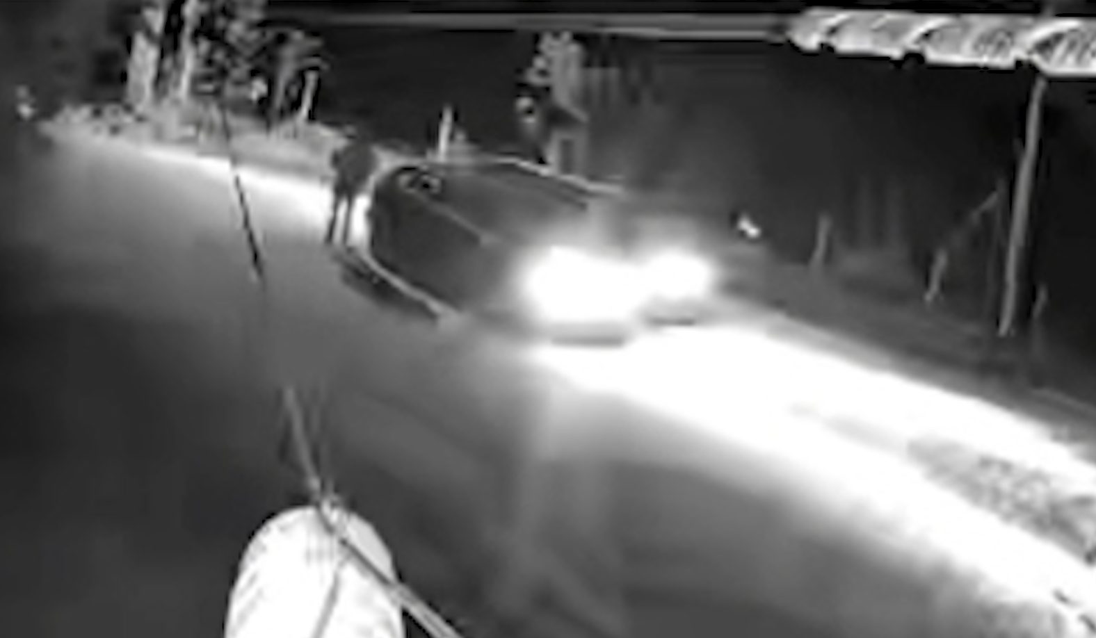 Câmeras flagram assassinato após briga de bar em Cerro Azul Câmeras flagram assassinato após briga de bar em Cerro Azul