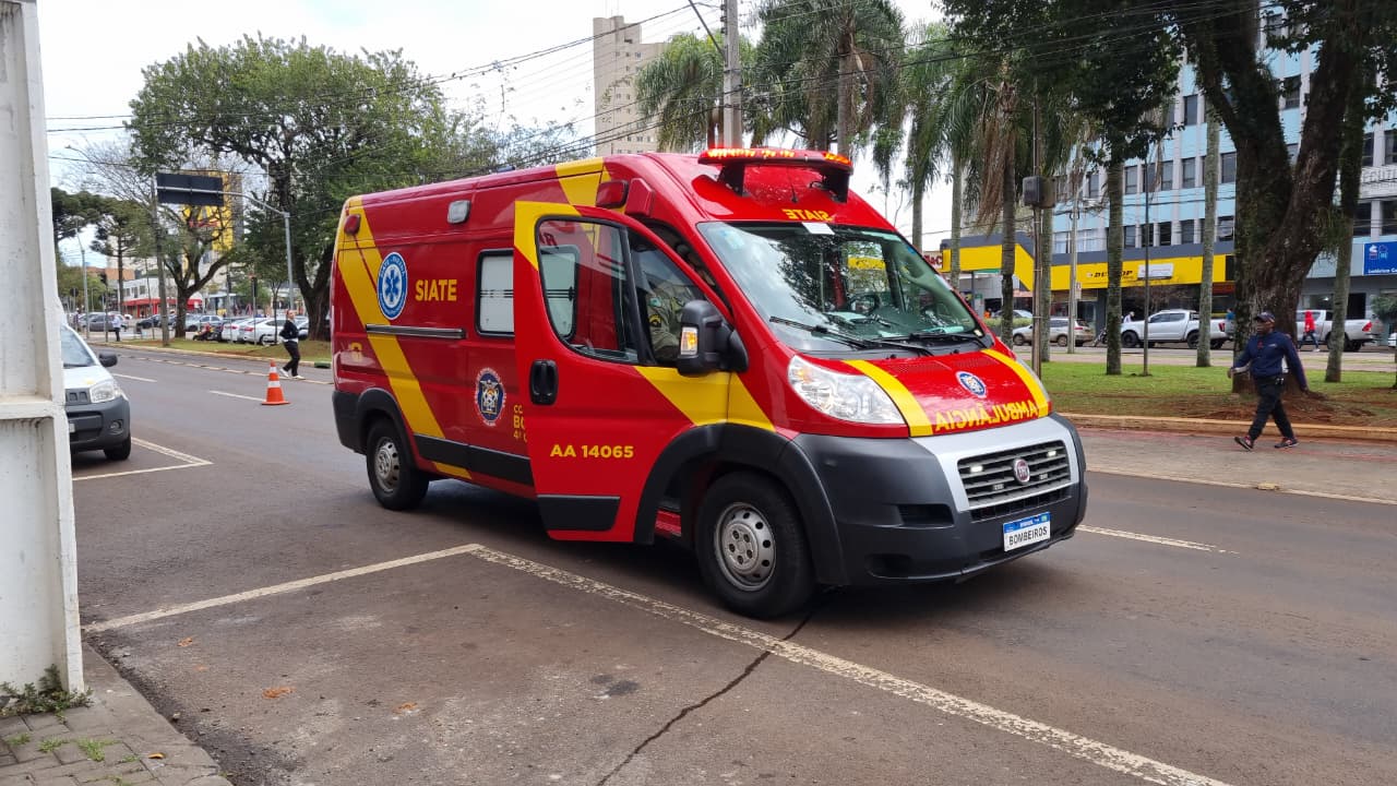 Mulher de 57 anos tem a mão prensada em cilindro de massa em Cascavel
